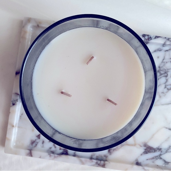 ILLUMINARIA BERGAMOT LINEN LARGE 3 WICK CANDLE Fresh Coastal Clean Scent 19 Oz - Picture 2 of 4